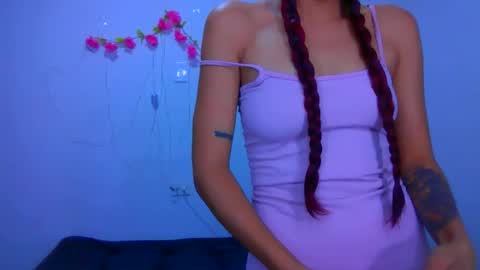 alixxe_ online show from 11-25-25, 04:45