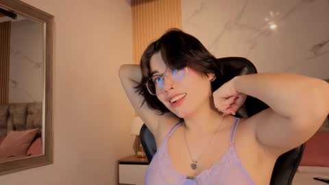 Snapshot of alkivamoon chatting on 05-13-26, 07:22 alkivamoon online show from 05-13-26, 07:22