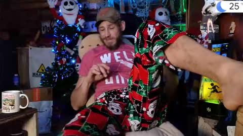 Snapshot of allan_arod chatting on 12-21-25, 10:55 Allan arod online show from 12-21-25, 10:55