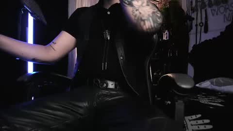   online show from 02-11-25, 06:44