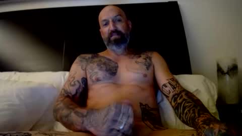 allaroundamazing13 online show from 12-20-25, 01:34