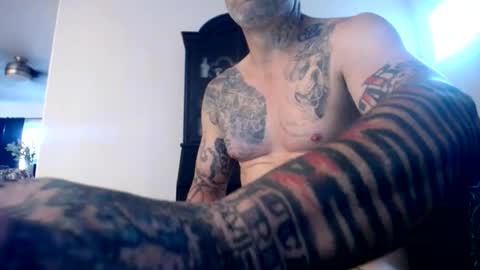 Snapshot of allaroundamazing13 chatting on 06-18-26, 02:56 allaroundamazing13 online show from 06-18-26, 02:56