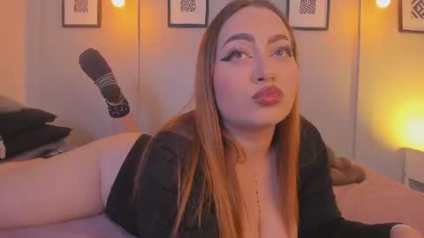 Laura online show from 06-18-26, 04:02