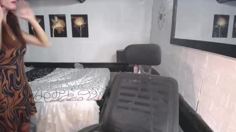 Snapshot of allday_mistress chatting on 03-09-26, 05:22 trina online show from 03-09-26, 05:22