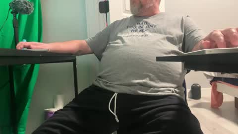 Allergictolove online show from 01-09-25, 12:14