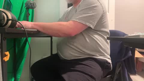 Allergictolove online show from 02-16-25, 01:25