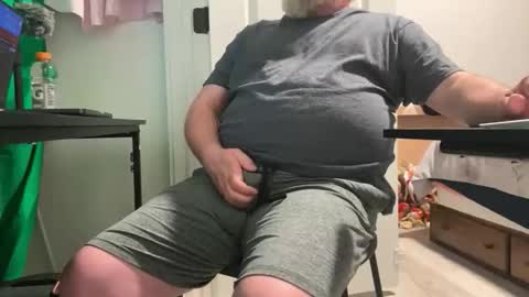 Allergictolove online show from 11-30-25, 11:31