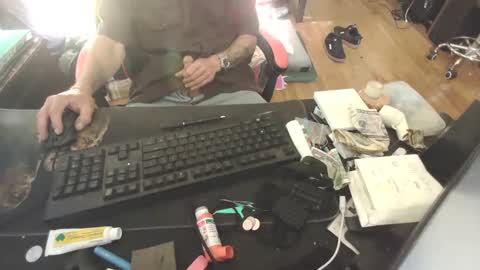 allhorny476 online show from 09-13-25, 11:37