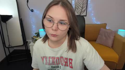 Snapshot of alli_zi chatting on 09-15-25, 03:06 Blair online show from 09-15-25, 03:06