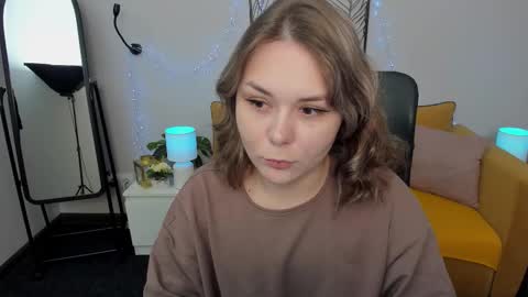 Snapshot of alli_zi chatting on 09-18-25, 05:53 Blair online show from 09-18-25, 05:53