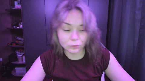 Snapshot of alli_zi chatting on 11-26-25, 01:39 Blair online show from 11-26-25, 01:39