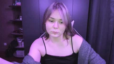 Snapshot of alli_zi chatting on 11-28-25, 05:37 Blair online show from 11-28-25, 05:37