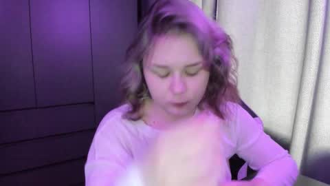 Snapshot of alli_zi chatting on 12-16-25, 05:12 Blair online show from 12-16-25, 05:12