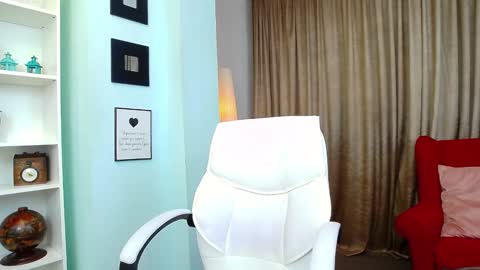 Snapshot of alliana_joy chatting on 01-08-25, 09:00 Alliana online show from 01-08-25, 09:00