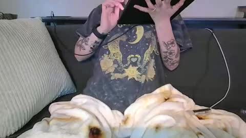 alliebearx online show from 04-30-26, 02:29
