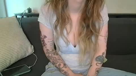 alliebearx online show from 06-25-26, 05:50