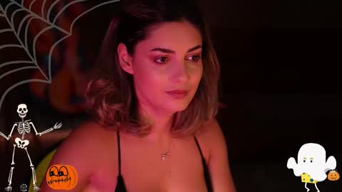 Snapshot of alliesynns chatting on 10-09-25, 05:16 Allie online show from 10-09-25, 05:16