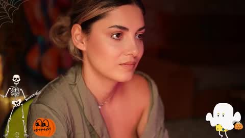 Snapshot of alliesynns chatting on 10-10-25, 05:06 Allie online show from 10-10-25, 05:06