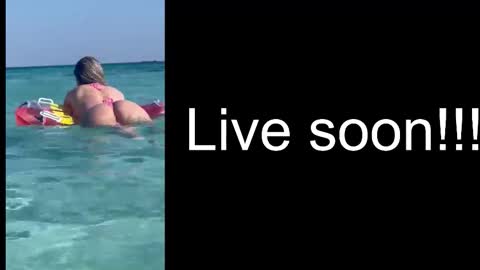 Snapshot of alliesynns chatting on 10-14-25, 04:46 Allie online show from 10-14-25, 04:46