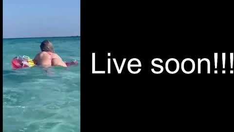 Snapshot of alliesynns chatting on 10-19-25, 05:30 Allie online show from 10-19-25, 05:30