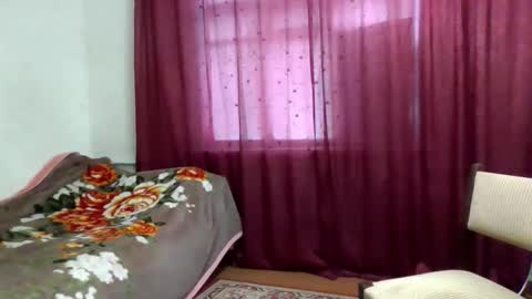 AlliRain online show from 10-22-25, 01:33