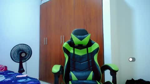 Snapshot of allison_baby_2416 chatting on 12-24-24, 09:33 Alisson online show from 12-24-24, 09:33