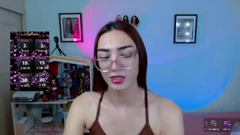 Snapshot of allisonblossom chatting on 05-11-26, 07:11 online show from 05-11-26, 07:11