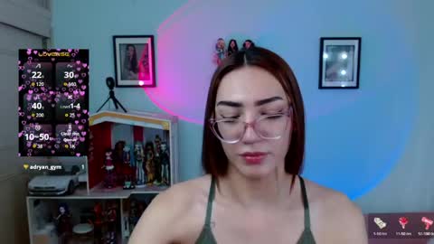 Snapshot of allisonblossom chatting on 05-15-26, 07:54 online show from 05-15-26, 07:54