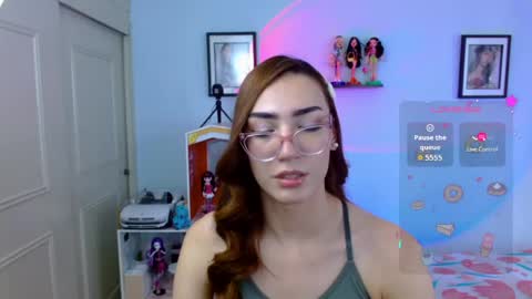 Snapshot of allisonblossom chatting on 05-25-26, 06:58 online show from 05-25-26, 06:58