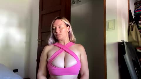 allisonlove2 online show from 04-23-26, 05:15