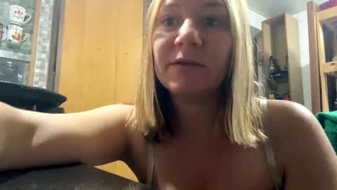 allisonlove2 online show from 05-21-26, 05:58