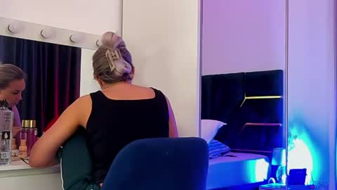 Snapshot of allisonsweetie chatting on 07-27-26, 12:34 AllisonSweetie online show from 07-27-26, 12:34