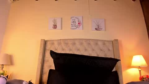 Snapshot of allisson_m chatting on 05-04-26, 12:01 allisson online show from 05-04-26, 12:01