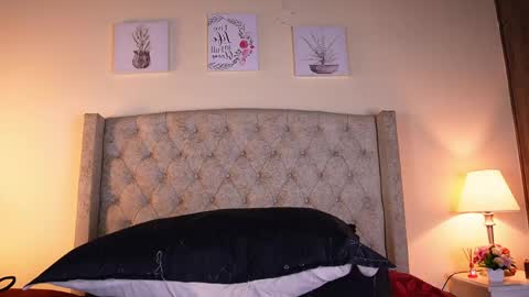 Snapshot of allisson_m chatting on 05-22-26, 12:11 allisson online show from 05-22-26, 12:11