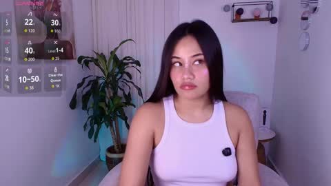 Snapshot of allisxxnn_fox chatting on 02-10-26, 12:53 Allisxn Fox online show from 02-10-26, 12:53