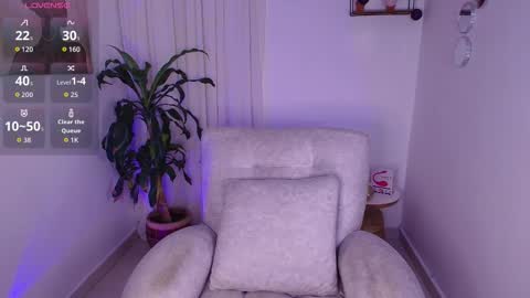 Snapshot of allisxxnn_fox chatting on 03-13-26, 04:41 Allisxn Fox online show from 03-13-26, 04:41