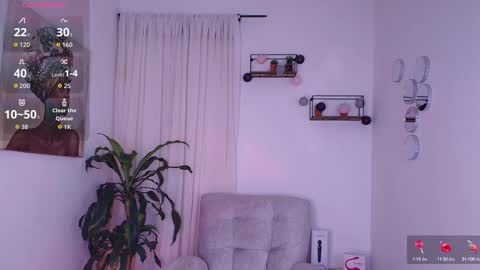 Snapshot of allisxxnn_fox chatting on 03-15-26, 04:18 Allisxn Fox online show from 03-15-26, 04:18