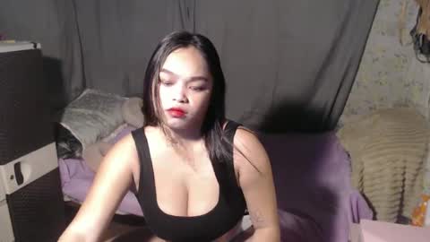Snapshot of alluring_bobbies chatting on 01-05-25, 04:59 dhiharu online show from 01-05-25, 04:59