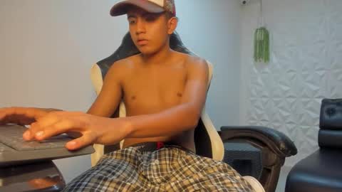 alluringangel01 online show from 01-13-26, 01:33