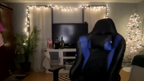 Snapshot of allyanalangel chatting on 12-02-24, 01:36 allyanalangel online show from 12-02-24, 01:36