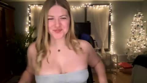 Snapshot of allyanalangel chatting on 12-04-24, 04:43 allyanalangel online show from 12-04-24, 04:43