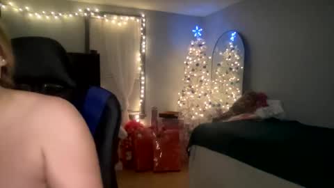 Snapshot of allyanalangel chatting on 12-12-24, 11:14 allyanalangel online show from 12-12-24, 11:14