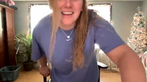 Snapshot of allyanalangel chatting on 12-27-24, 08:07 allyanalangel online show from 12-27-24, 08:07