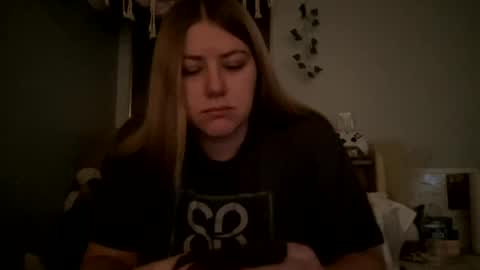 Snapshot of allyanalangel chatting on 12-31-24, 03:23 allyanalangel online show from 12-31-24, 03:23