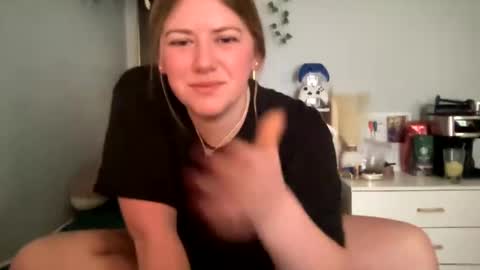 Snapshot of allyanalangel chatting on 01-08-25, 08:39 allyanalangel online show from 01-08-25, 08:39
