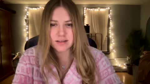 Snapshot of allyanalangel chatting on 02-07-25, 08:44 allyanalangel online show from 02-07-25, 08:44