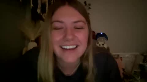 Snapshot of allyanalangel chatting on 02-13-25, 05:37 allyanalangel online show from 02-13-25, 05:37