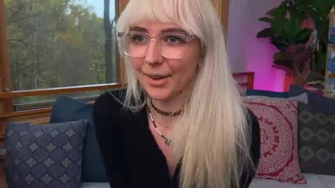 Ally Elliot online show from 10-28-25, 08:55