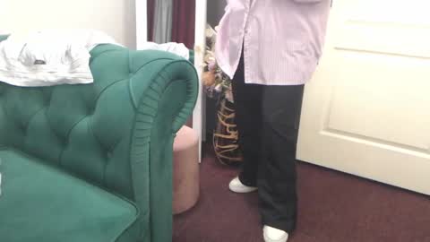         online show from 04-30-26, 08:57