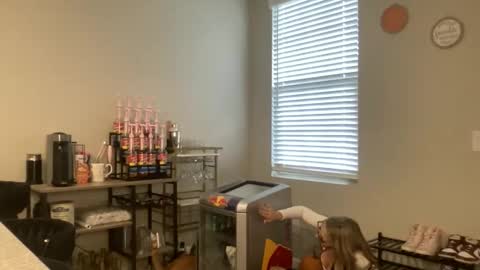 Ally Mae online show from 10-22-25, 04:51